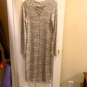 Gianni bini womens medium long sleeve V-neck sweater dress below the knee